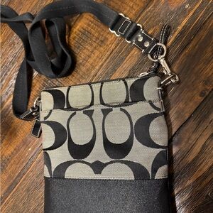 Coach Signature Cross-body; Black